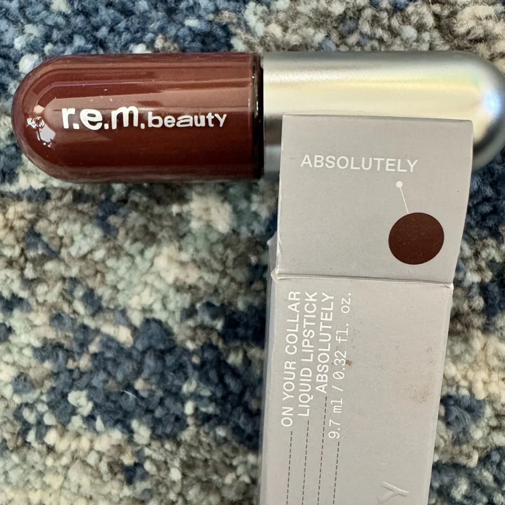 r.e.m. beauty On Your Collar Liquid Lipstick in Absolutely